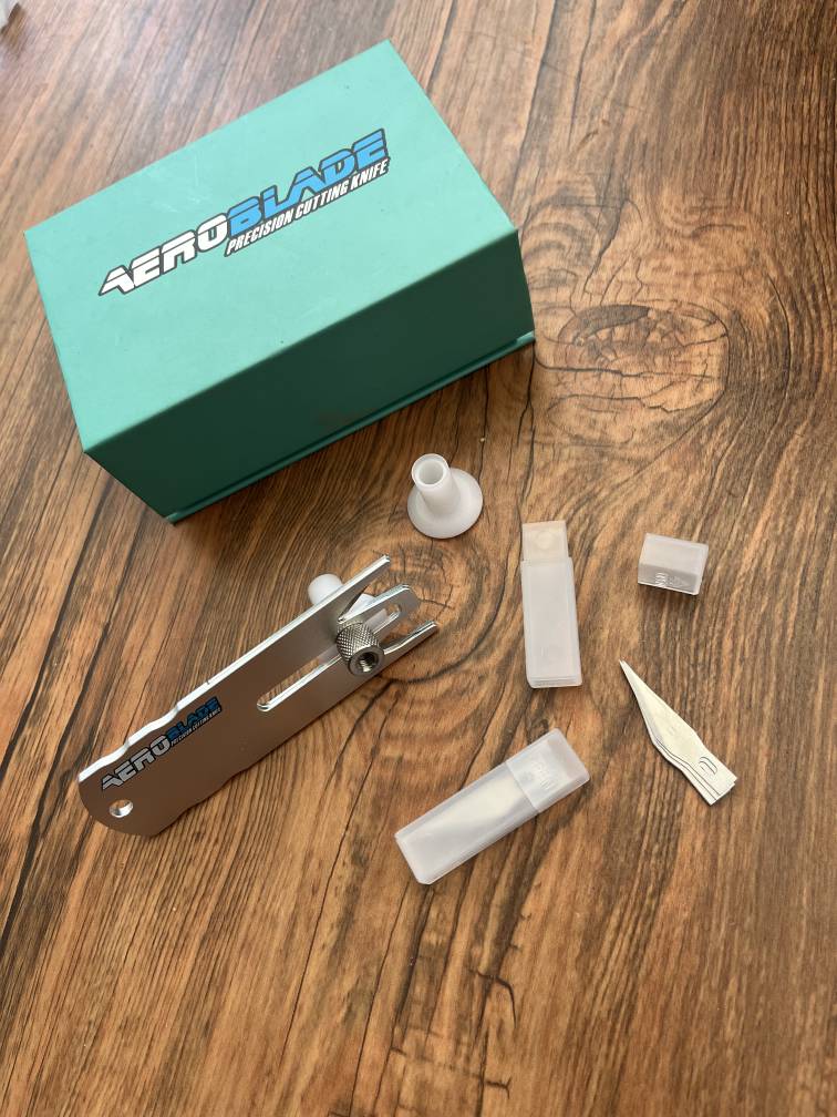 ابزار ظریفکاری اجرای کاور بدنه خودرو (AeroBlade)